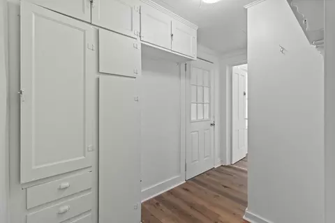 Entry Way - 714 N Bateman St, Appleton, WI 54911 photo 2 of 6