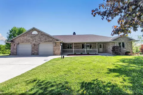5813 North Ave, Denmark, WI 54208