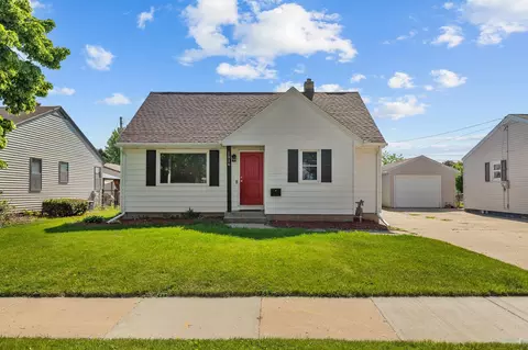 1516 Rugby St, Oshkosh, WI 54902