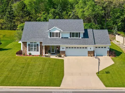 2018 Bracton Rd, Suamico, WI 54313