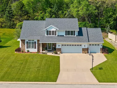 2018 Bracton Rd, Suamico, WI 54313