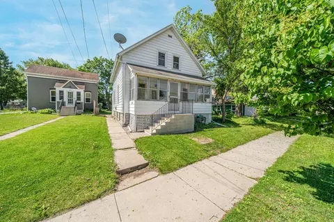 1319 Winnebago Ave, Oshkosh, WI 54901