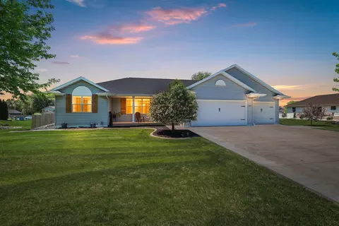 6746 Breckenridge Falls Blvd, Greenleaf, WI 54126