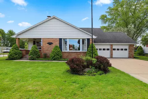 1833 Bond St, Green Bay, WI 54303