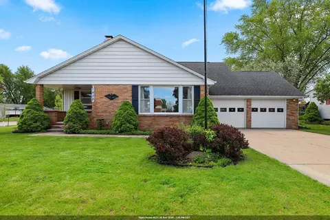 1833 Bond St, Green Bay, WI 54303