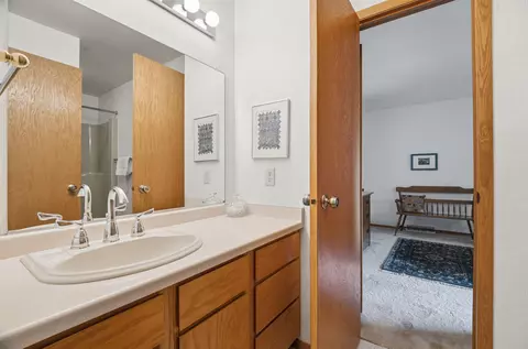 Bath - 847 E Windfield Pl, Appleton, WI 54911 photo 2 of 4