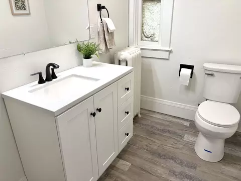 Bath - 406 W 5th St, Appleton, WI 54911 photo 3 of 5