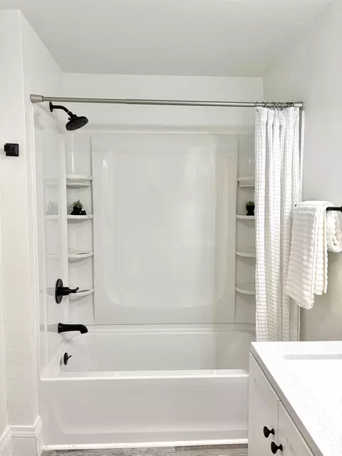 Bath - 406 W 5th St, Appleton, WI 54911 photo 1 of 5