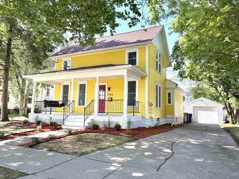 406 W 5th St, Appleton, WI 54911