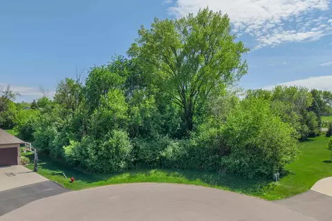 4366 Stonegate Ct #111, Oshkosh, WI 54904