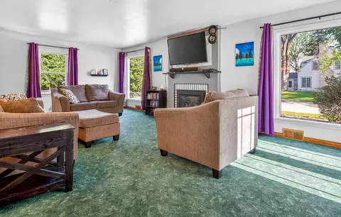 Living - 549 N Linwood Ave, Appleton, WI 54914 photo 1 of 5