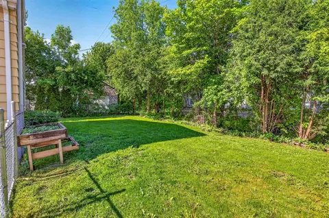Exterior - 549 N Linwood Ave, Appleton, WI 54914 photo 6 of 7