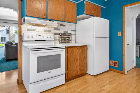 Kitchen - 549 N Linwood Ave, Appleton, WI 54914 photo 1 of 5