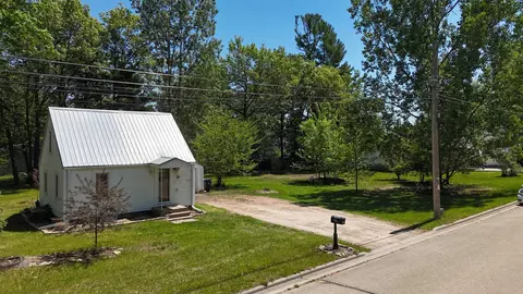 1202 S Andrews St, Shawano, WI 54166