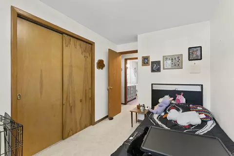 Bedroom - 618 E Harding Dr, Appleton, WI 54915 photo 2 of 5