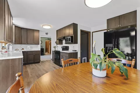 Kitchen - 618 E Harding Dr, Appleton, WI 54915 photo 5 of 5