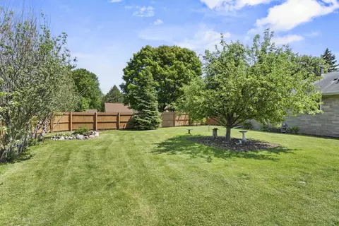 Exterior - 618 E Harding Dr, Appleton, WI 54915 photo 7 of 9