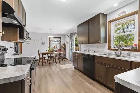 Kitchen - 618 E Harding Dr, Appleton, WI 54915 photo 1 of 5