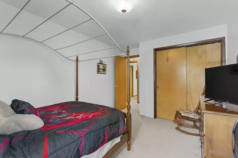 Bedroom - 618 E Harding Dr, Appleton, WI 54915 photo 5 of 5