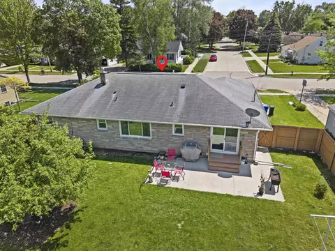 View/Area - 618 E Harding Dr, Appleton, WI 54915 photo 5 of 7