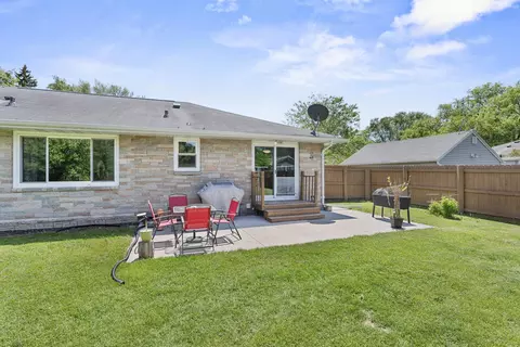 Exterior - 618 E Harding Dr, Appleton, WI 54915 photo 5 of 9