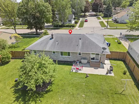 View/Area - 618 E Harding Dr, Appleton, WI 54915 photo 2 of 7