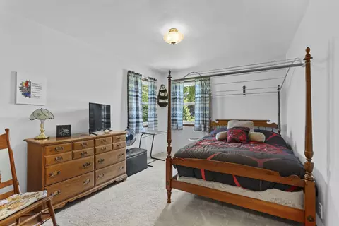 Bedroom - 618 E Harding Dr, Appleton, WI 54915 photo 4 of 5