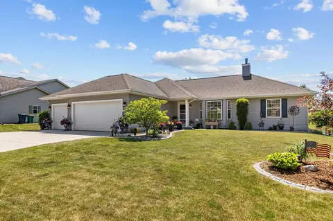 464 Sweetflag Ave, Fond Du Lac, WI 54935