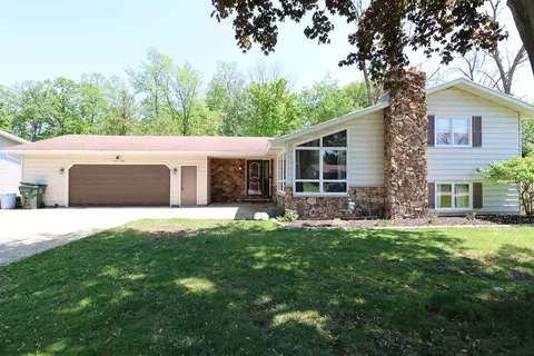 740 Woodside Dr, Seymour, WI 54165