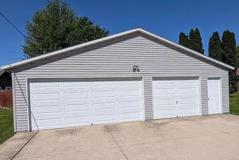 Exterior - 1415 N Bennett St, Appleton, WI 54914 photo 3 of 3