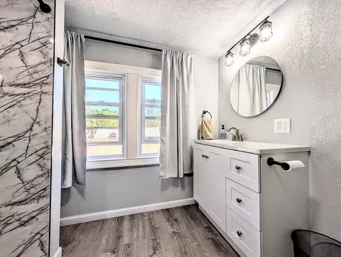 Bath - 1415 N Bennett St, Appleton, WI 54914 photo 3 of 3
