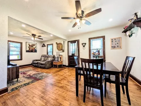 Living - 1415 N Bennett St, Appleton, WI 54914 photo 1 of 2