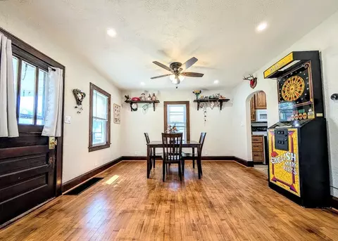 Dining - 1415 N Bennett St, Appleton, WI 54914 photo 2 of 2