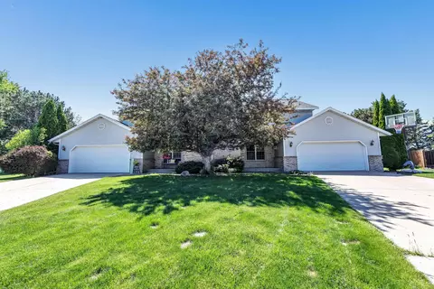 1633 Ponderosa Ave, Green Bay, WI 54313