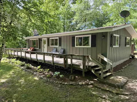 e2605 Pine Court, Waupaca, WI 54981