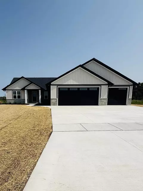 1610 Torchwood Trl, De Pere, WI 54115