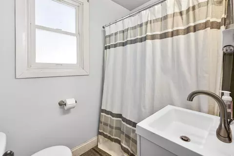 Bath - 135 N Story St, Appleton, WI 54915 photo 1 of 1