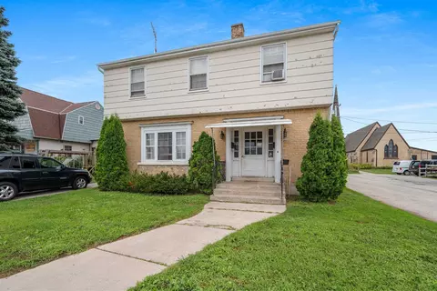 Exterior - 800 4th St, Algoma, WI 54201 photo 7 of 9
