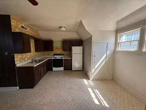 Kitchen - 800 4th St, Algoma, WI 54201 photo 1 of 5
