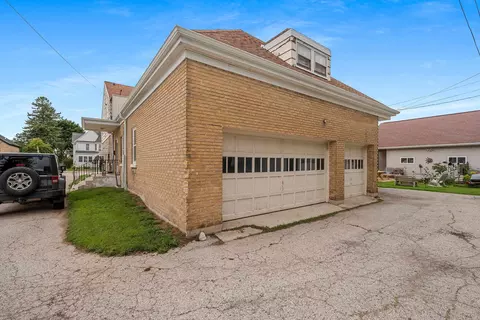 Exterior - 800 4th St, Algoma, WI 54201 photo 5 of 9