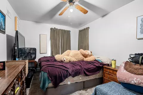 Bedroom - 800 4th St, Algoma, WI 54201 photo 6 of 8