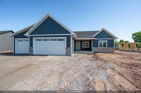 2875 Stelor Dr, Green Bay, WI 54311