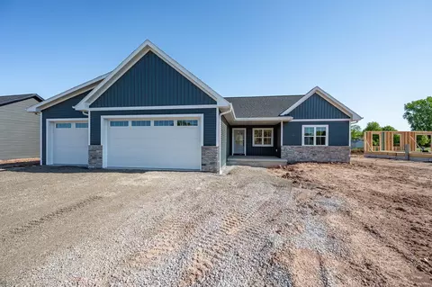 2875 Stelor Dr, Green Bay, WI 54311