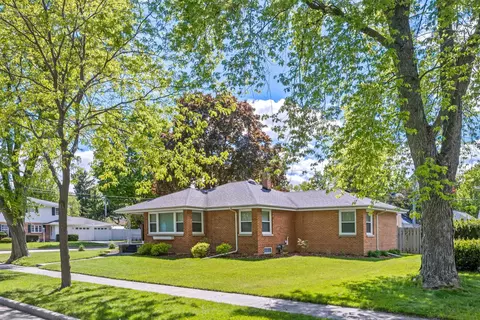 1003 Evans St, Oshkosh, WI 54901