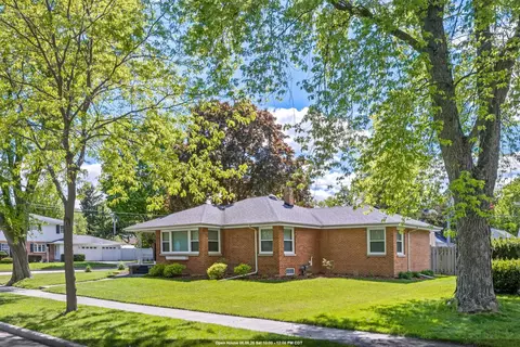 1003 Evans St, Oshkosh, WI 54901