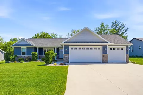 107 Brookwood Dr, Hortonville, WI 54944