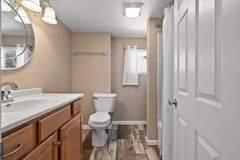 Bath - 719 N Fair St, Appleton, WI 54911 photo 3 of 3