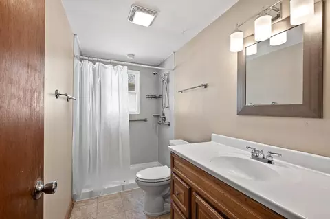 Bath - 719 N Fair St, Appleton, WI 54911 photo 1 of 3