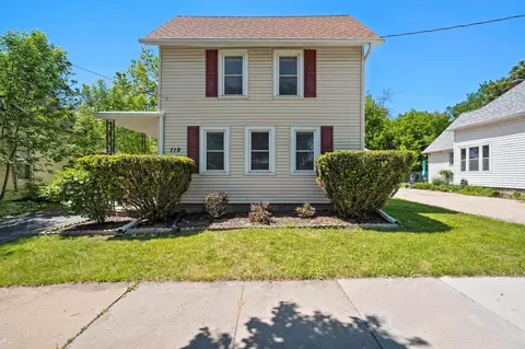 Exterior - 719 N Fair St, Appleton, WI 54911 photo 5 of 12