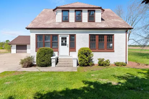 2110 N 8th St, Manitowoc, WI 54220